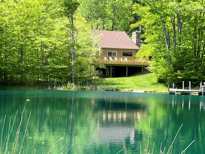 SS12-Bass, Blue Gill, and Catfish Pond! Hot Tub! Dolly Sods Access!