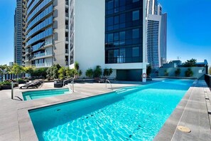 Indoor pool, outdoor pool - Sealuxe Seaview Suites - Central Surfers Paradise (Surfers Paradise)