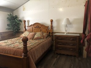 1 bedroom, desk, iron/ironing board, free WiFi - A Taste of Southern Comfort (McKee)