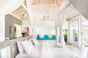 Minibar, desk, free WiFi, bed sheets - Mahi Mahi Villa & Suites (Pecatu)