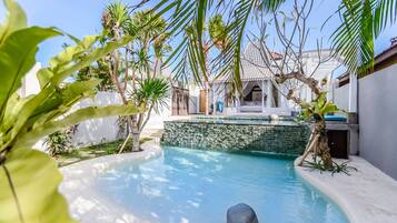 Honeymoon Suite | Exterior