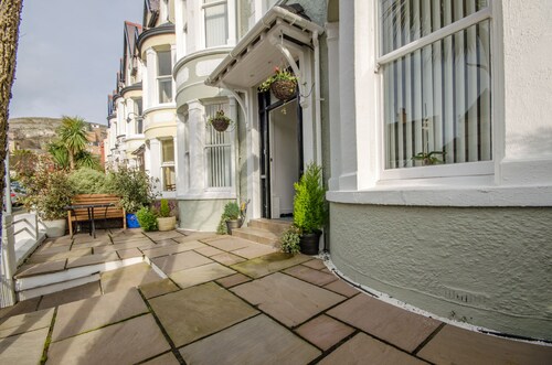 Luxus 4 Sterne Ferienwohnung 3, kostenloses WLAN, 3 Schlafzimmer, 2 Badezimmer.