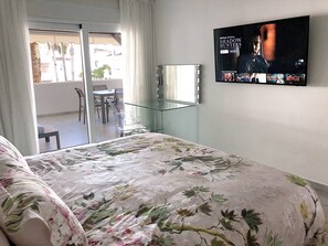 2 slaapkamers, een strijkplank/strijkijzer, wifi, beddengoed