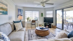 Living area - CRC 1210 - Second Story Condo with Great Ocean Views (St Augustine)