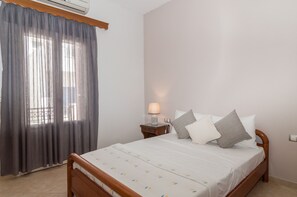 2 chambres, chambres insonorisées, fer et planche à repasser