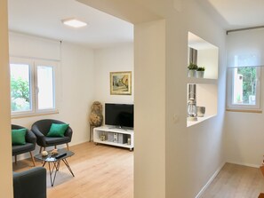Smart TV, stereo - Villa Sol - private heated pool & 30m from the sea (Necujam)