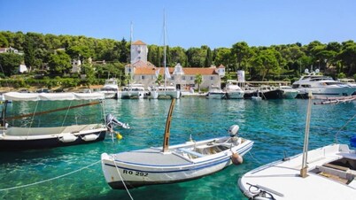 Villa Sol - with private pool and 30m from the sea