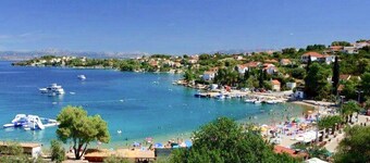 Villa Sol - private heated pool & 30m from the sea