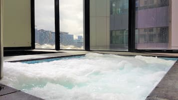 Indoor spa tub