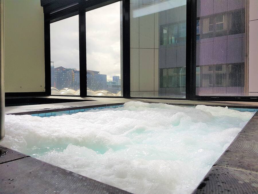 Indoor spa tub
