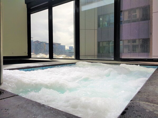 مغطس سبا داخلي