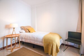 Schreibtisch, Bügeleisen/Bügelbrett, kostenloses WLAN, Bettwäsche