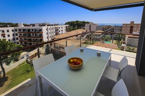 Outdoor dining - TROPICANA - Penthouse Sea View - Communal Pool (Cambrils)