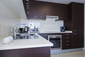 Køleskab, mikrobølgeovn, ovn, opvaskemaskine