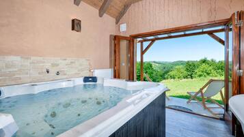 Bain à remous intérieur