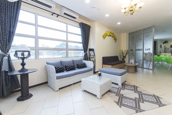 Iron/ironing board, free WiFi, bed sheets, wheelchair access