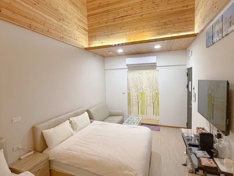 Quarto quádruplo standard | Escrivaninha, quartos à prova de som, Wi-Fi de cortesia, roupa de cama