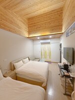 스탠다드 쿼드룸 | 책상, 방음 설비, 무료 WiFi, 침대 시트