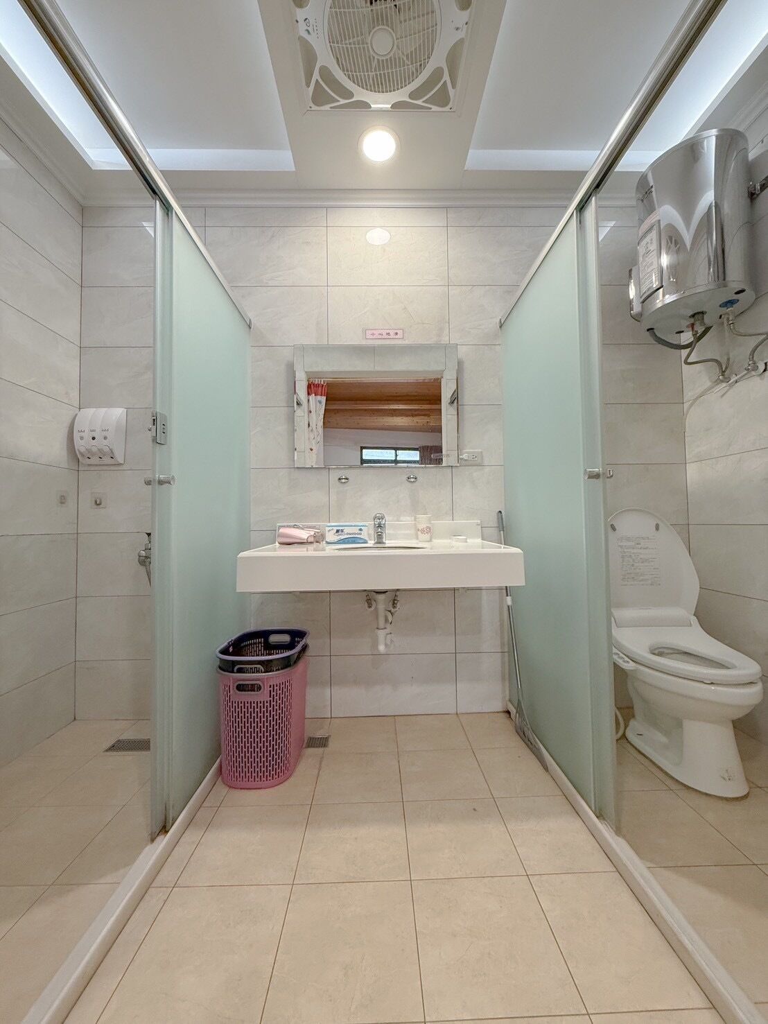 シャワー、レインフォールシャワー、ヘアドライヤー、スリッパ