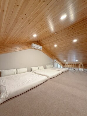 Deluxe-Zimmer, Mehrere Betten, Zwischengeschoss