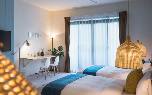 Ropa de cama de alta calidad, escritorio, wifi gratis y ropa de cama