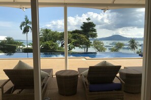 5-Bedroom Villa with Private Pool and Sea View | Terrasse/gårdhave