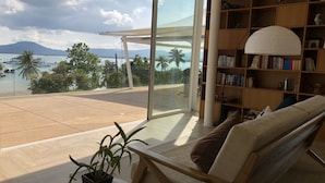 5-Bedroom Villa with Private Pool and Sea View | Wohnbereich
