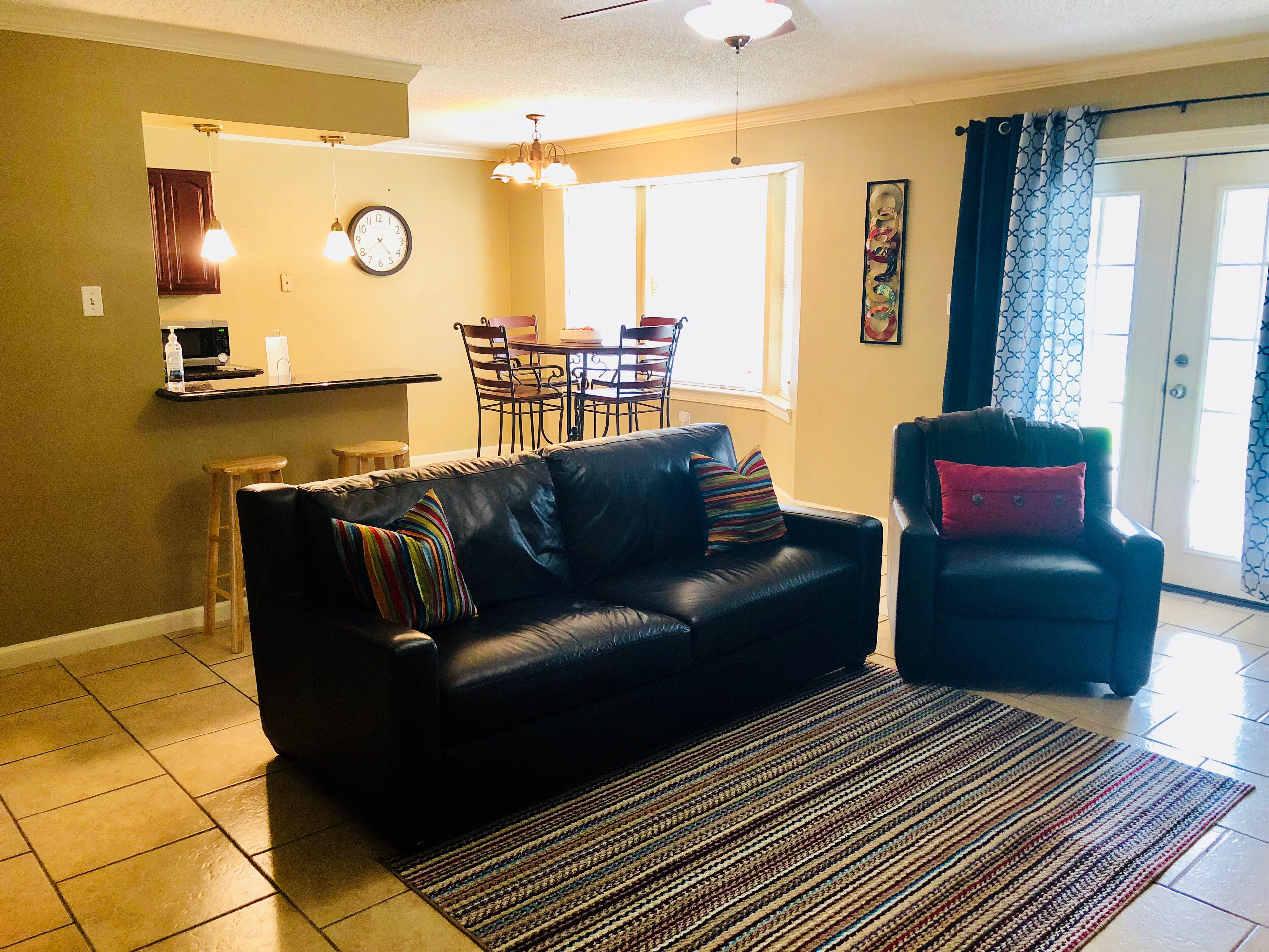 Älytelevisio, kirjoja, stereot