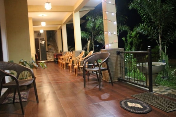 Terrace/patio - Dambulla Holiday Home (Dambulla)