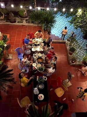 Courtyard - D'Home Homestay Cat Ba (Hai Phong)