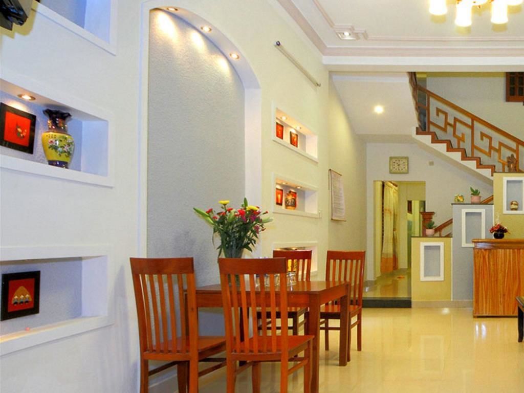 Breakfast served, local cuisine