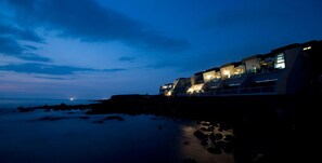 Façade de lâhĂ©bergement - soirĂ©e/nuit