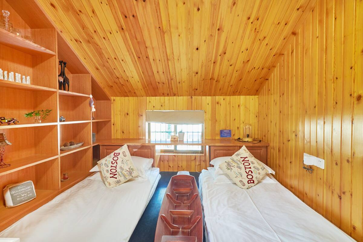 Tatami Twin Room