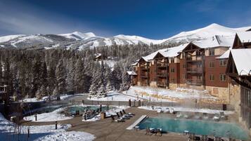 2 indoor pools, 2 outdoor pools