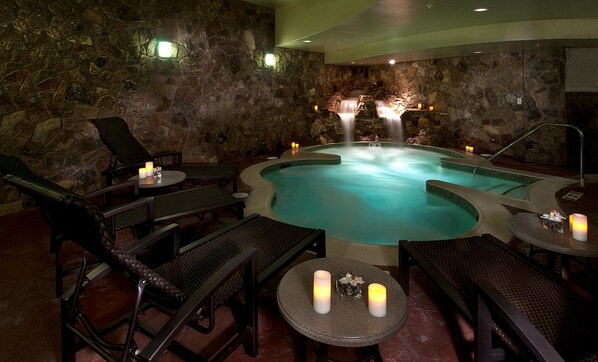 Sauna, bain à remous, hammam, soins corporels, soins d'hydrothérapie