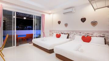 4-Bedroom Villa with Private Pool | 4 Schlafzimmer, Schreibtisch, kostenloses WLAN