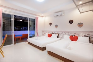 4 bedrooms, desk, free WiFi - Timeless Pool Villa Huahin (Hua Hin)