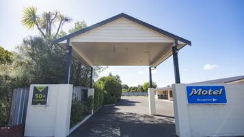 Fachada da propriedade