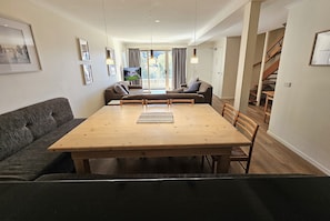 Living area - Alpine View Apartments (Falls Creek)
