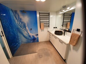 8 share Terrace 3 Bedroom | Baño | Regadera, secadora de cabello, piso con calefacci ón, toallas 
