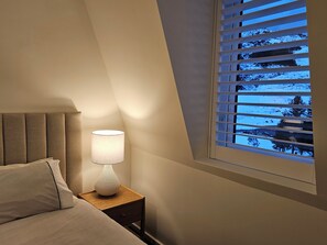 8 Share Superior Deluxe Penthouse 4 Bedroom | 1 bedroom, premium bedding, iron/ironing board, free WiFi - Alpine View Apartments (Falls Creek)