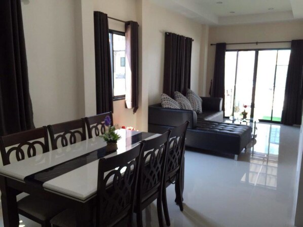 Three-Bedroom Townhome | In-room dining