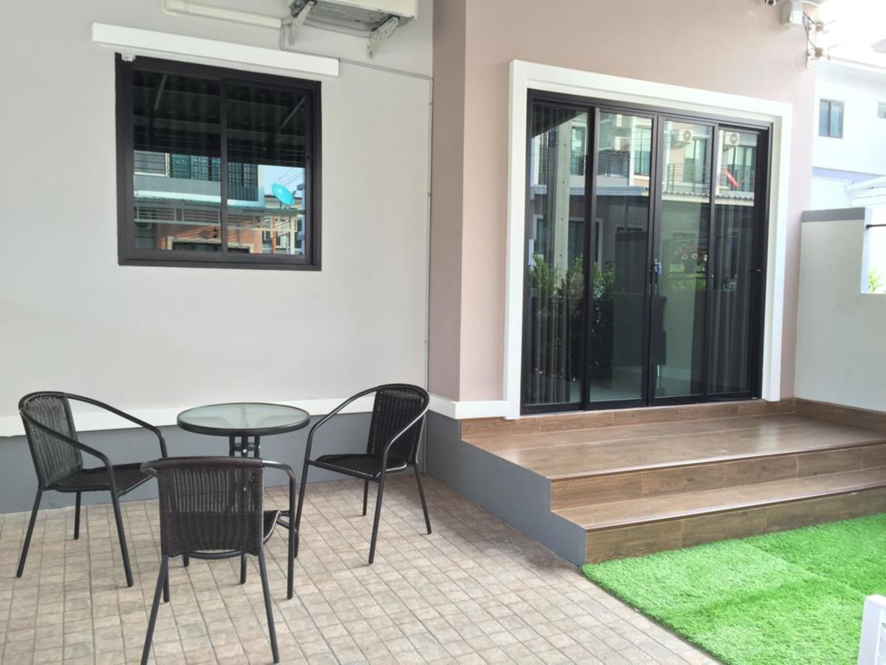 Three-Bedroom Townhome | Teras/patio