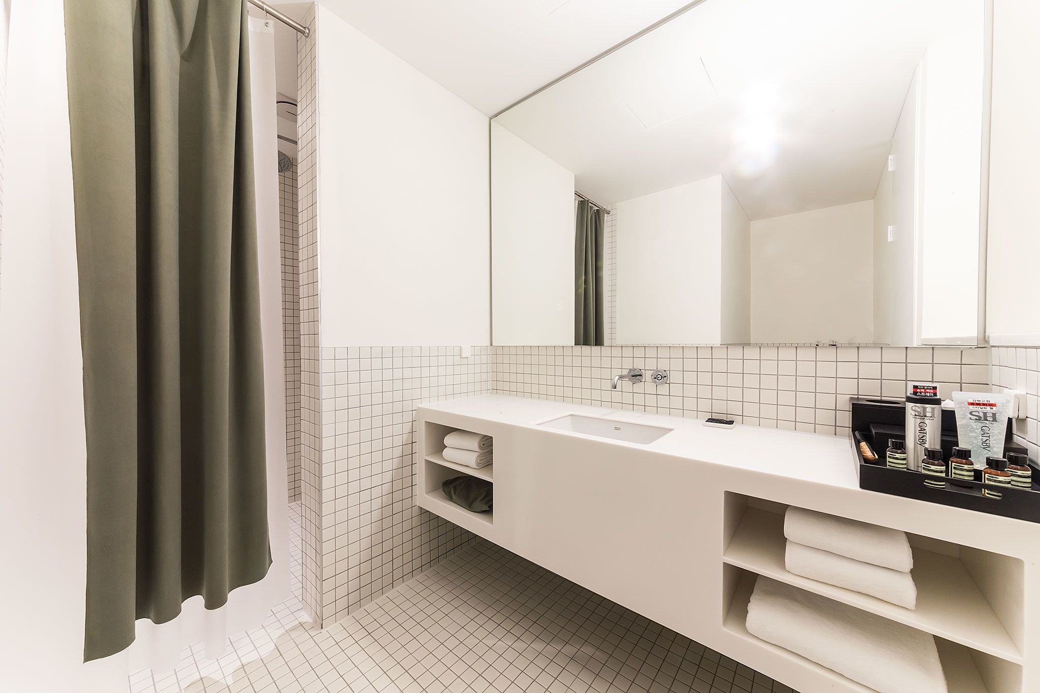 business twin room | soundproofing, free wifi