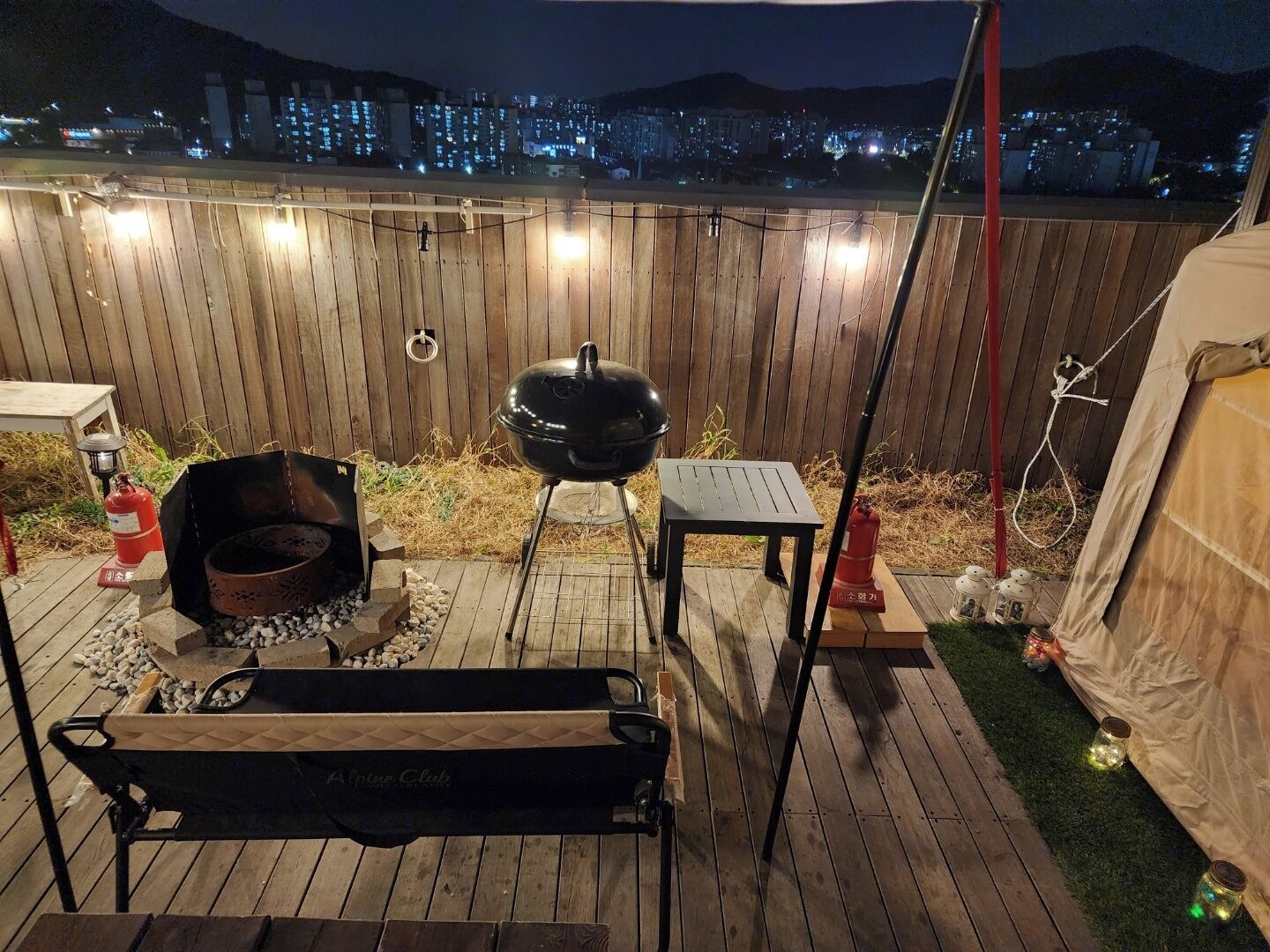 penthouse glamping | terrace/patio
