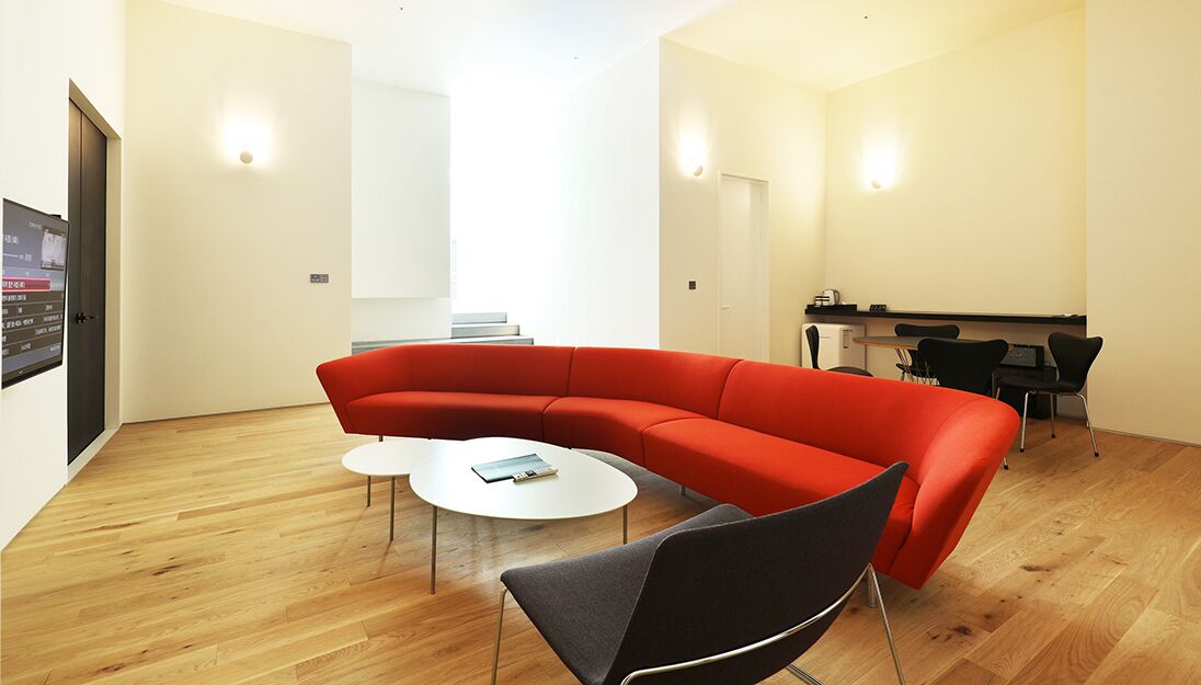 penthouse pool villa | living area | flat-screen tv, heated floors