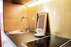 Double Room | Private kitchen | Fridge, microwave, stovetop, coffee/tea maker