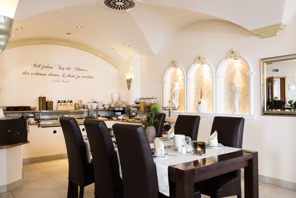 Daily buffet breakfast (EUR 6.5 per person)