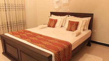 Deluxe Double Room | 1 bedroom, minibar, soundproofing, rollaway beds