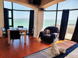 Deluxe Double Room, 1 King Bed, Sea View, Ground Floor | Iron/ironing board, free WiFi, bed sheets - Raaswater Self Catering (Langebaan)